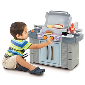 Little Tikes Cook 'n Grow BBQ Grill Gray comes with buns and condiments.