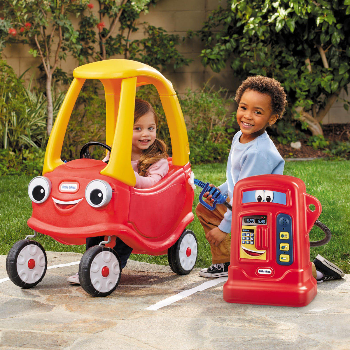 Little Tikes Cozy Pumper Multi three weatherproof buttons trigger six sounds for interactive play