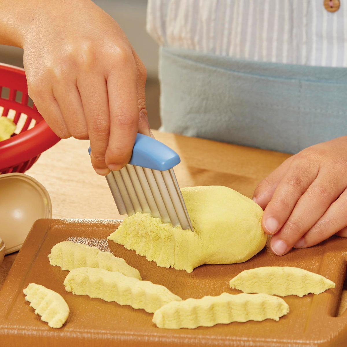 Little Tikes Creative Chefs fries with Make-It! Mix promotes hands-on shaping