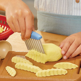 Little Tikes Creative Chefs fries with Make-It! Mix promotes hands-on shaping
