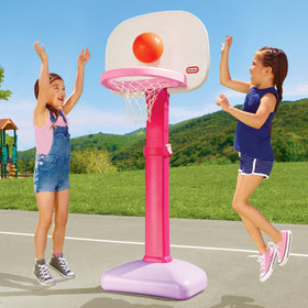 Little Tikes Easy Score Basketball Set six-height settings grow with your child.