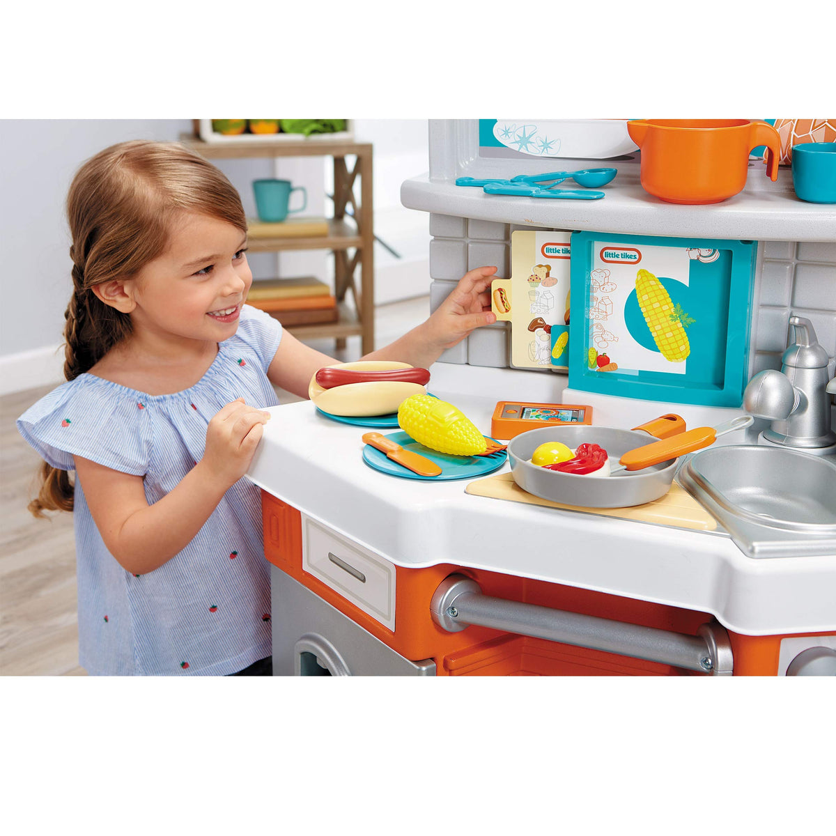 Little Tikes Home Grown Kitchen corner placement showcases efficient room use