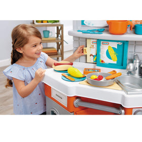 Little Tikes Home Grown Kitchen corner placement showcases efficient room use