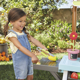 Little Tikes multi-kid market play shows inclusive group fun and social skills