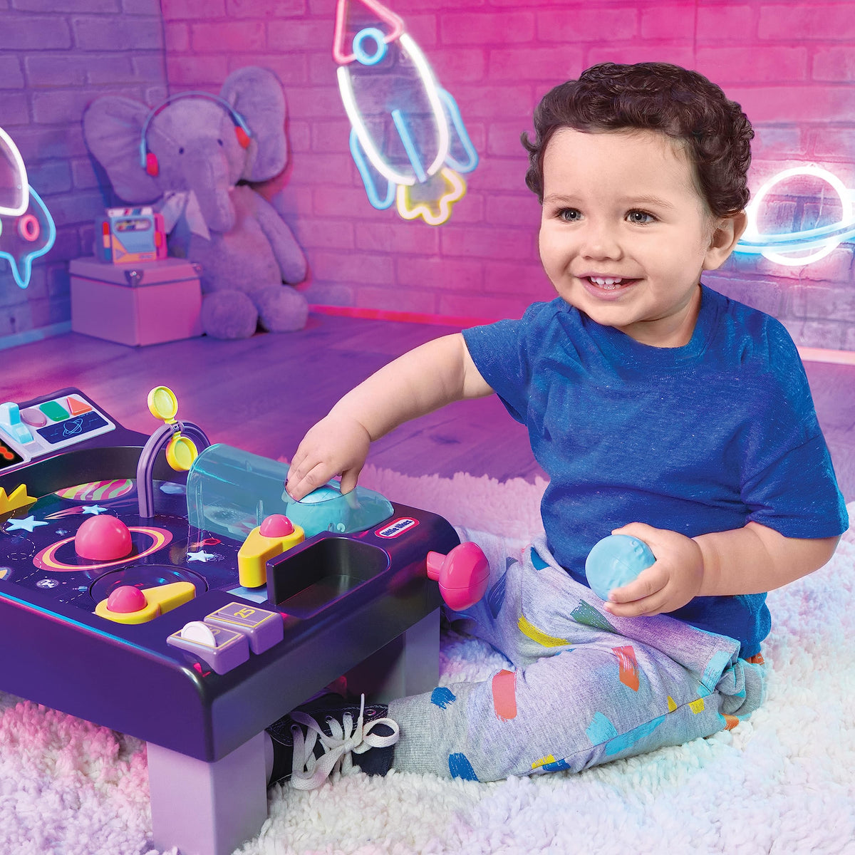 Paddles and retro sounds add nostalgic, engaging play moments.