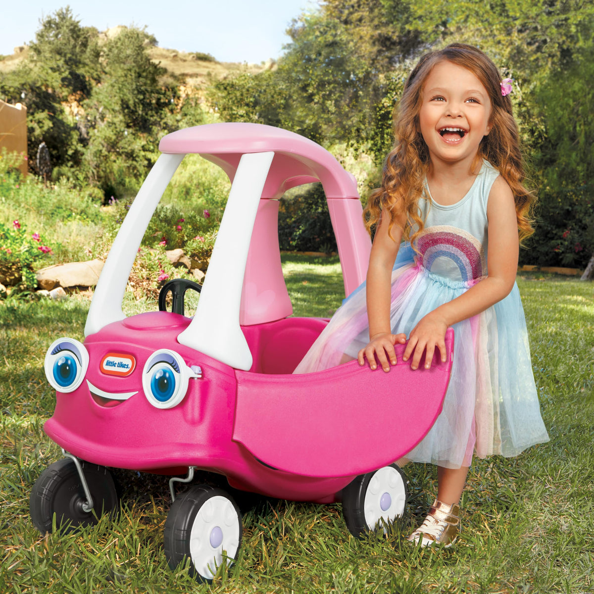 Working doors on Princess Cozy Coupe invite realistic pretend play