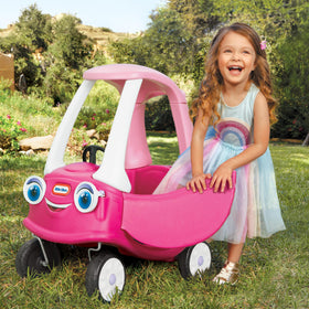 Working doors on Princess Cozy Coupe invite realistic pretend play