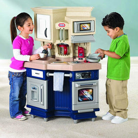 Little Tikes Super Chef Kitchen microwave door opens for pretend cooking