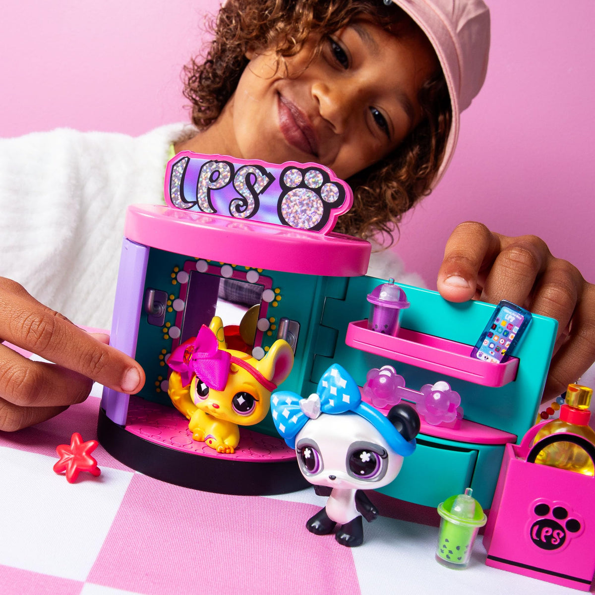 Littlest Pet Shop chinchilla bobble head introduces a new pet for creative play.