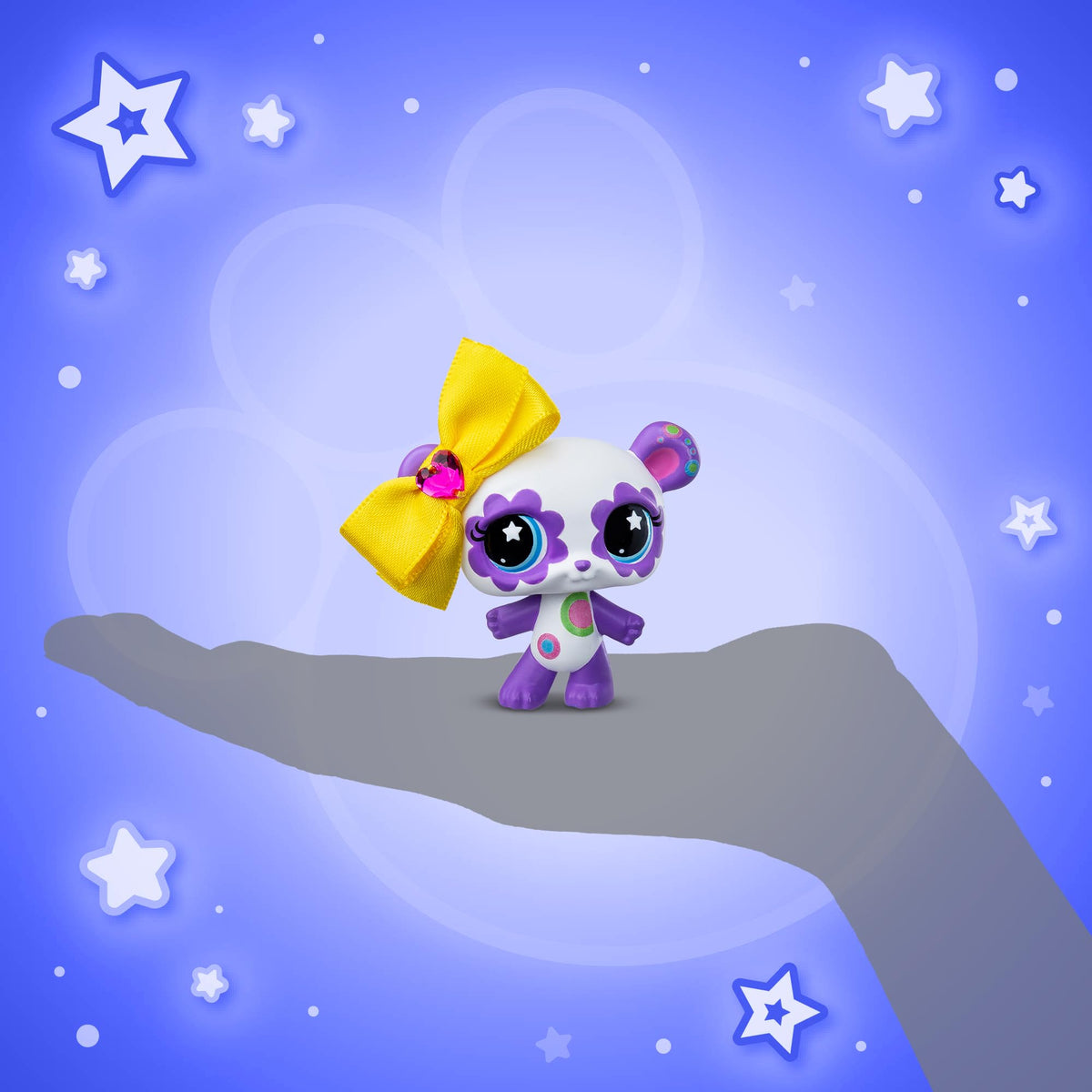 Littlest Pet Shop Deluxe Holiday Calendar bow offers stylish outfit options for pets