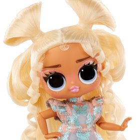 LOL Surprise Tweens Olivia Flutter included hairbrush for styling on the go
