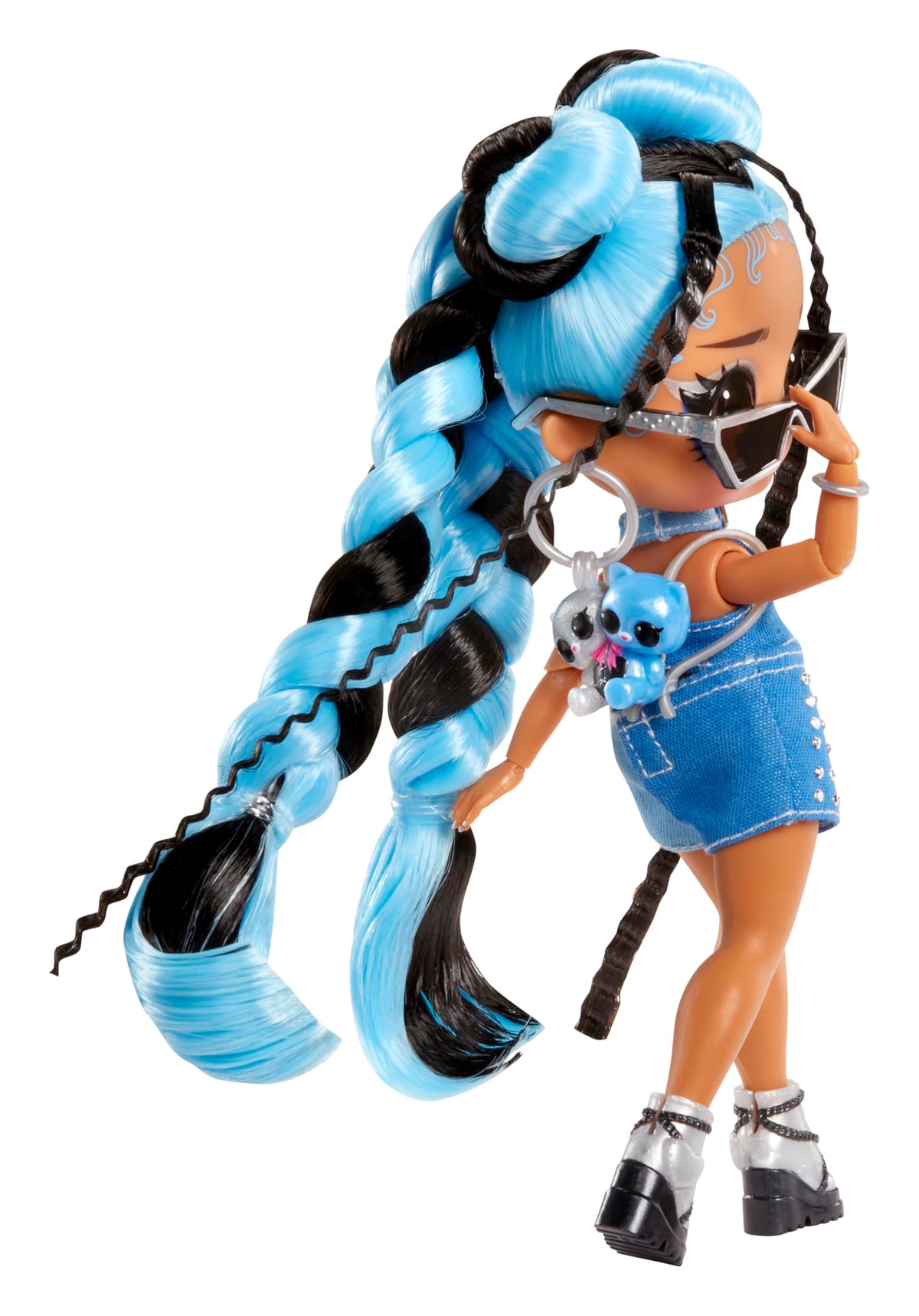 LOL Surprise Tweens Core Doll shoes set completes outfits with chic footwear options.