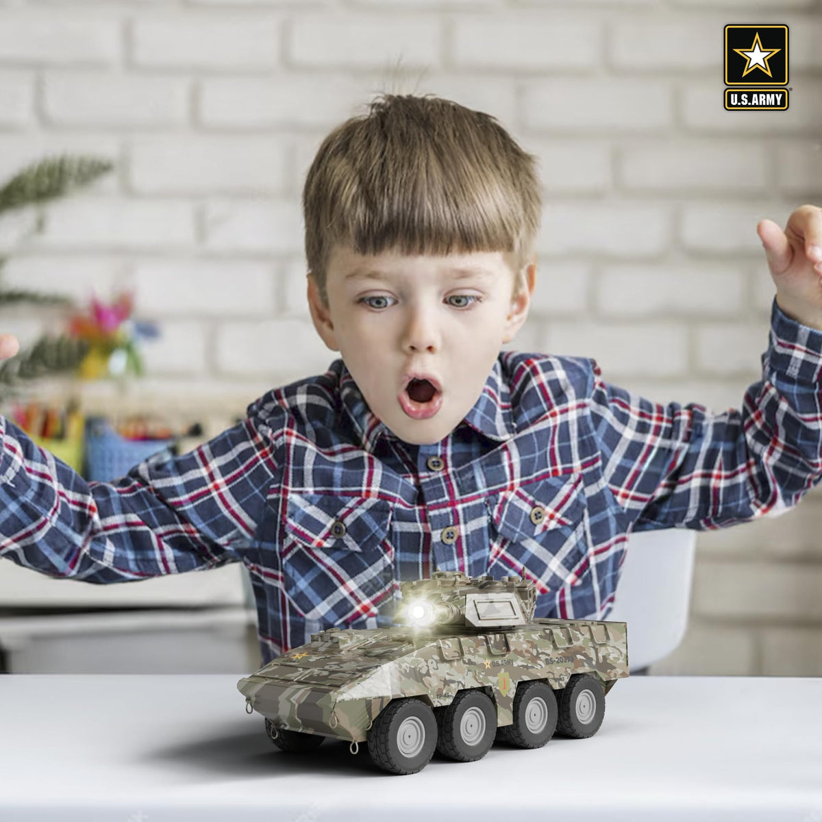 Lollipop Battle Stryker friction mechanism, battery-free action for active playtime.