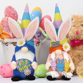 Lovinland gnomes hold heart sign for a warm, whimsical celebration.