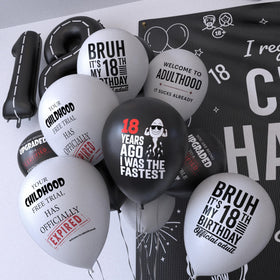 LQA Decor foil balloons 18, shining accents that elevate the party décor.