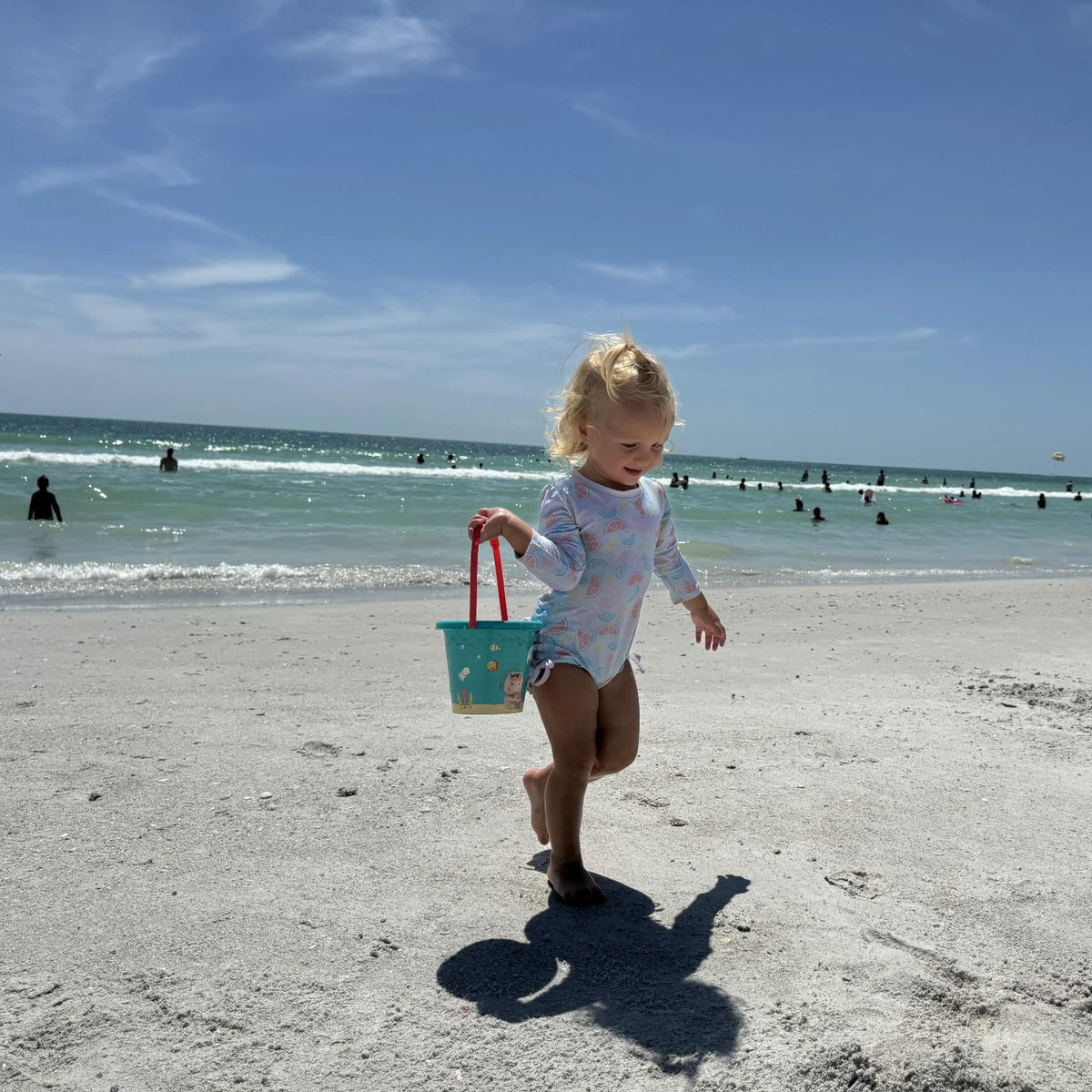 LUCKFUTURE water guns duo for splash-filled shore fun