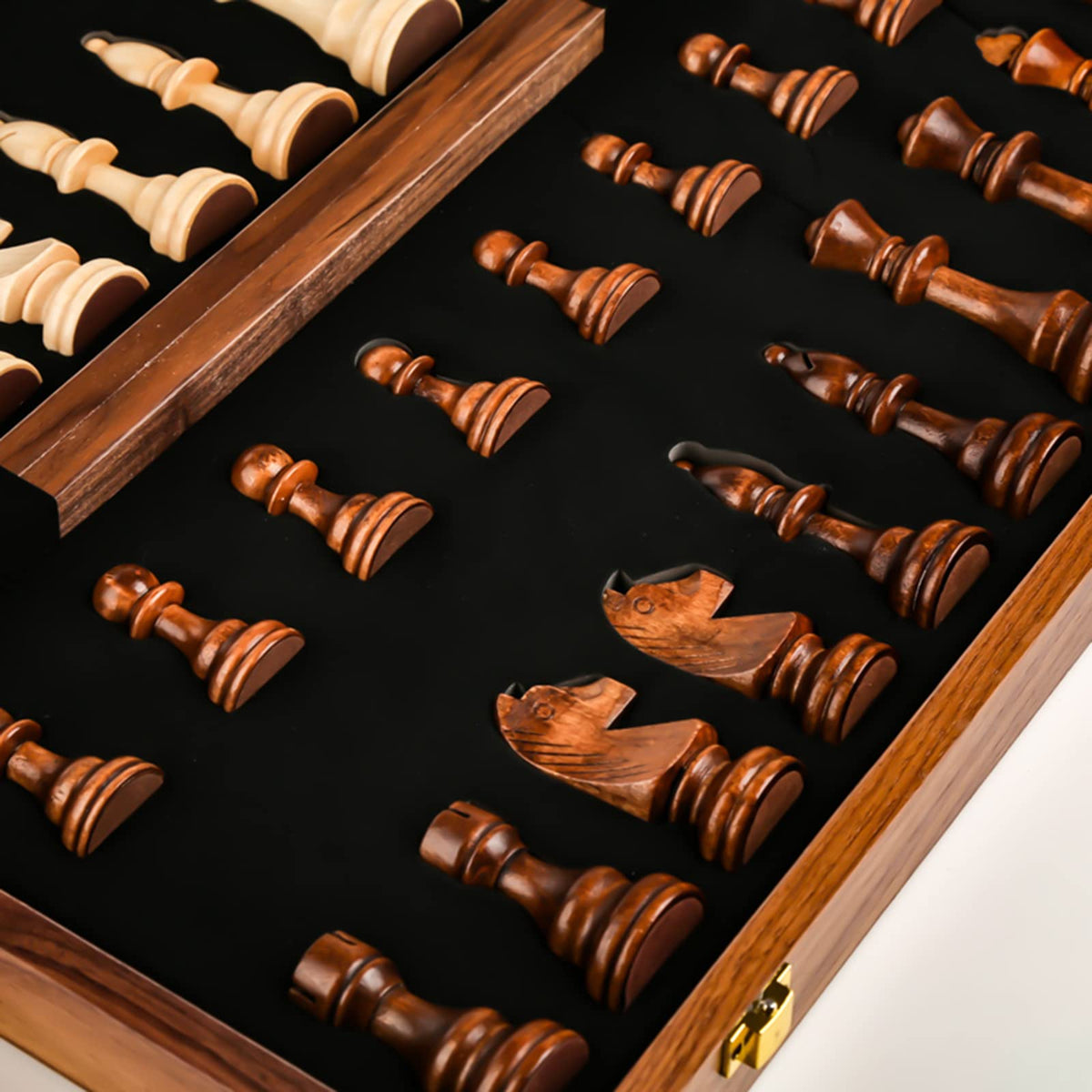 LuckyWish 34-carved chess pieces show refined detail for focused play