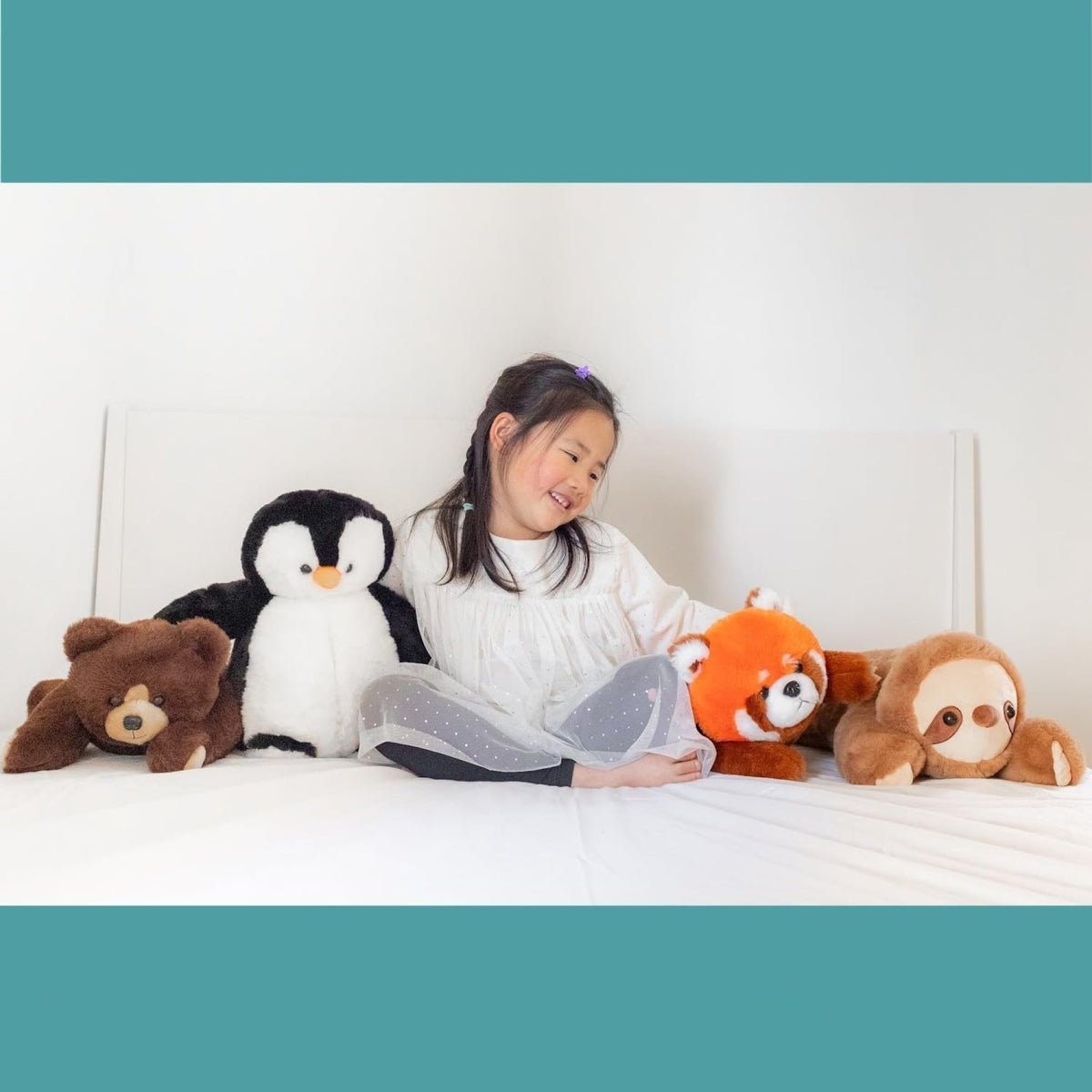 Lunapuer Snugglekid Red Panda soft fabric enhances tactile cuddling and playtime.