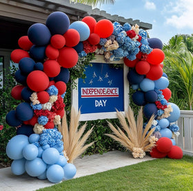 LUXURparty light blue balloon 5x15 adds contrast to garlands