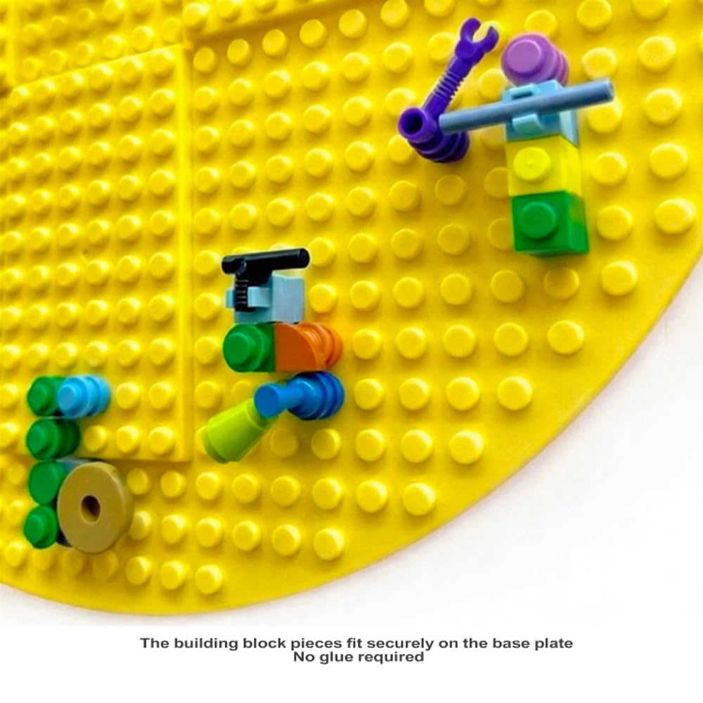 Lycnufrewolf brick accessory pack included for easy customization.