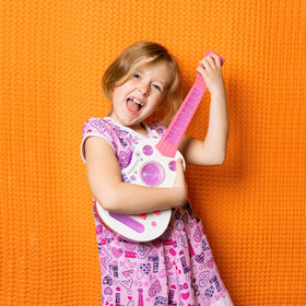 M SANMERSEN kid-sized design fits small hands for confident strumming.