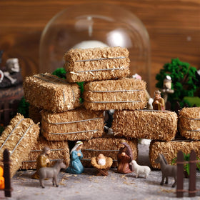 Maasechs hay bale centerpiece ideas for western weddings and events