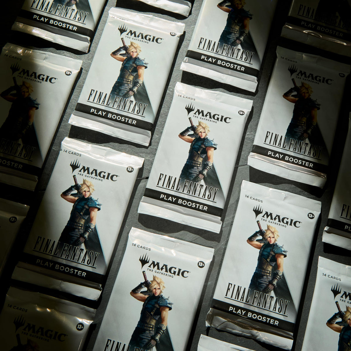 Magic: The Gathering FINAL FANTASY Play Booster borderless art elements attract collectors.