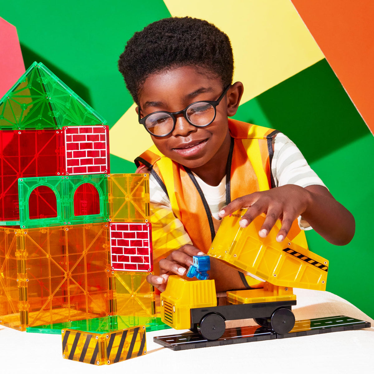 MAGNA-TILES Builder XL dump truck tailgate base for dynamic vehicle building and play