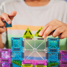 MAGNA-TILES microMAGS Travel Case offers portable storage for family trips