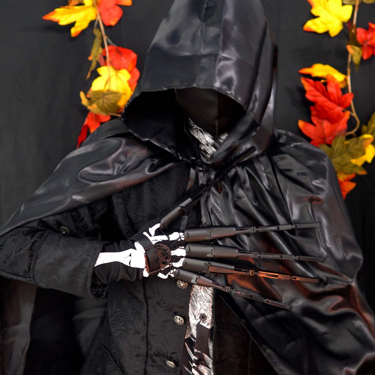 Magoog novelty skeleton fingers prop adds striking detail to outfits.