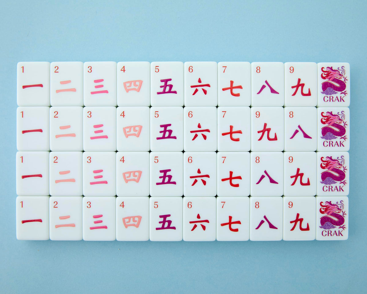 Mahjong Co Celestial 160 acrylic pieces ensure a full set.