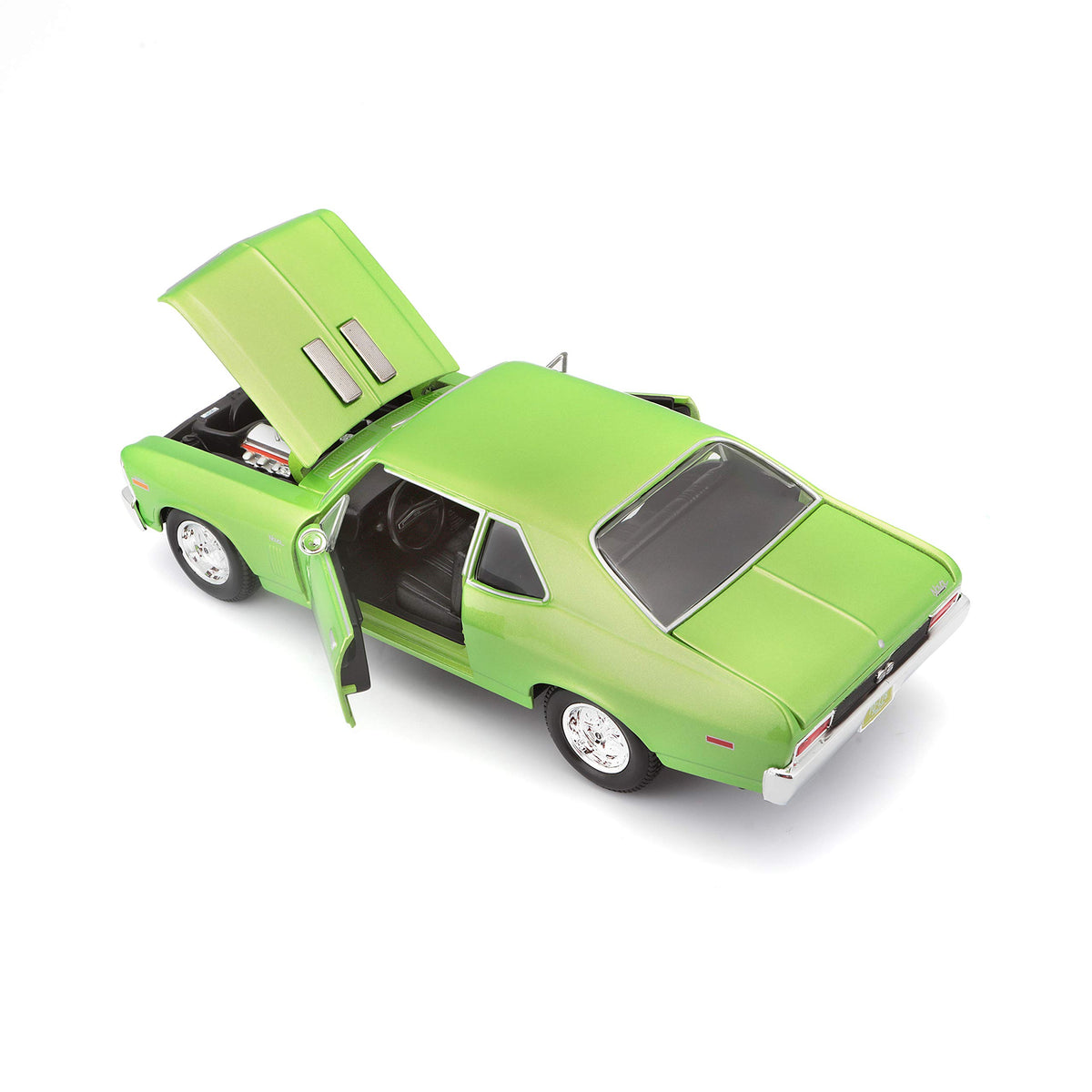 Maisto 1:24-scale Nova SS top-down view emphasizing compact collector size.