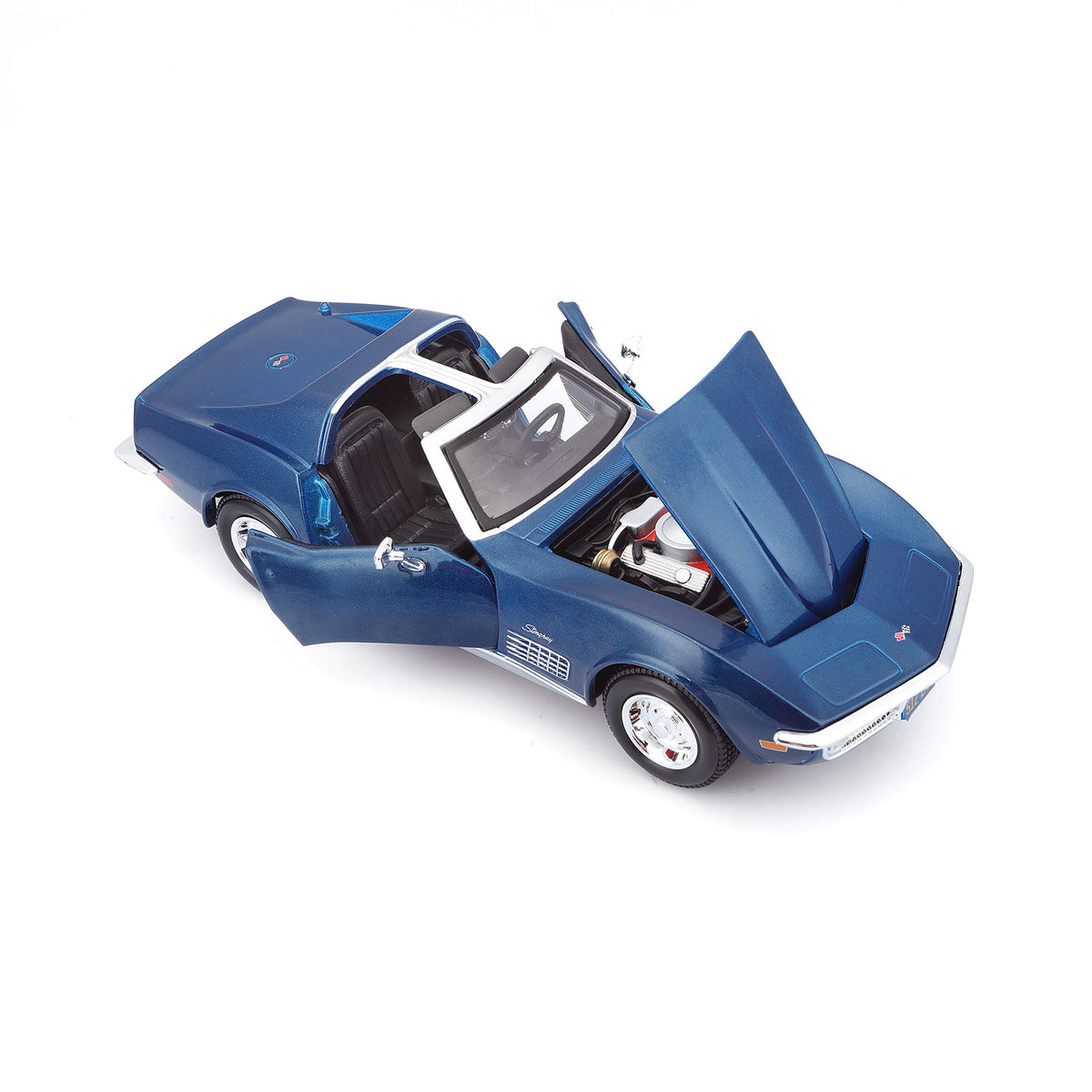 Maisto 1:24-scale detailed chassis adds authenticity to your car collection.