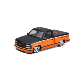 Maisto Harley-Davidson Custom 1993 Chevy Pickup front view shows authentic styling for display