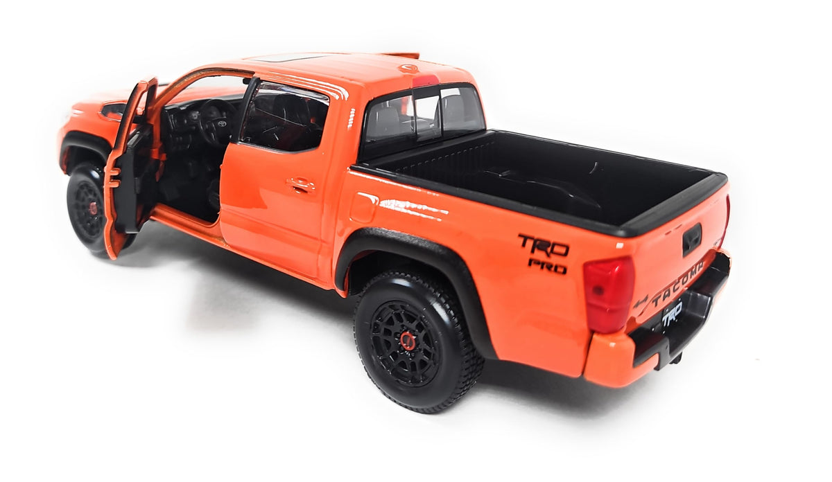 Maisto Tacoma TRD Pro 1:27 engine-detail offers realistic showcase for dioramas