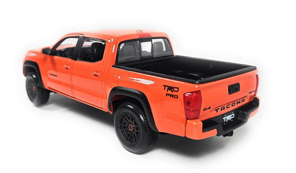 Maisto Tacoma TRD Pro 1:27 open doors reveals authentic moving components for display