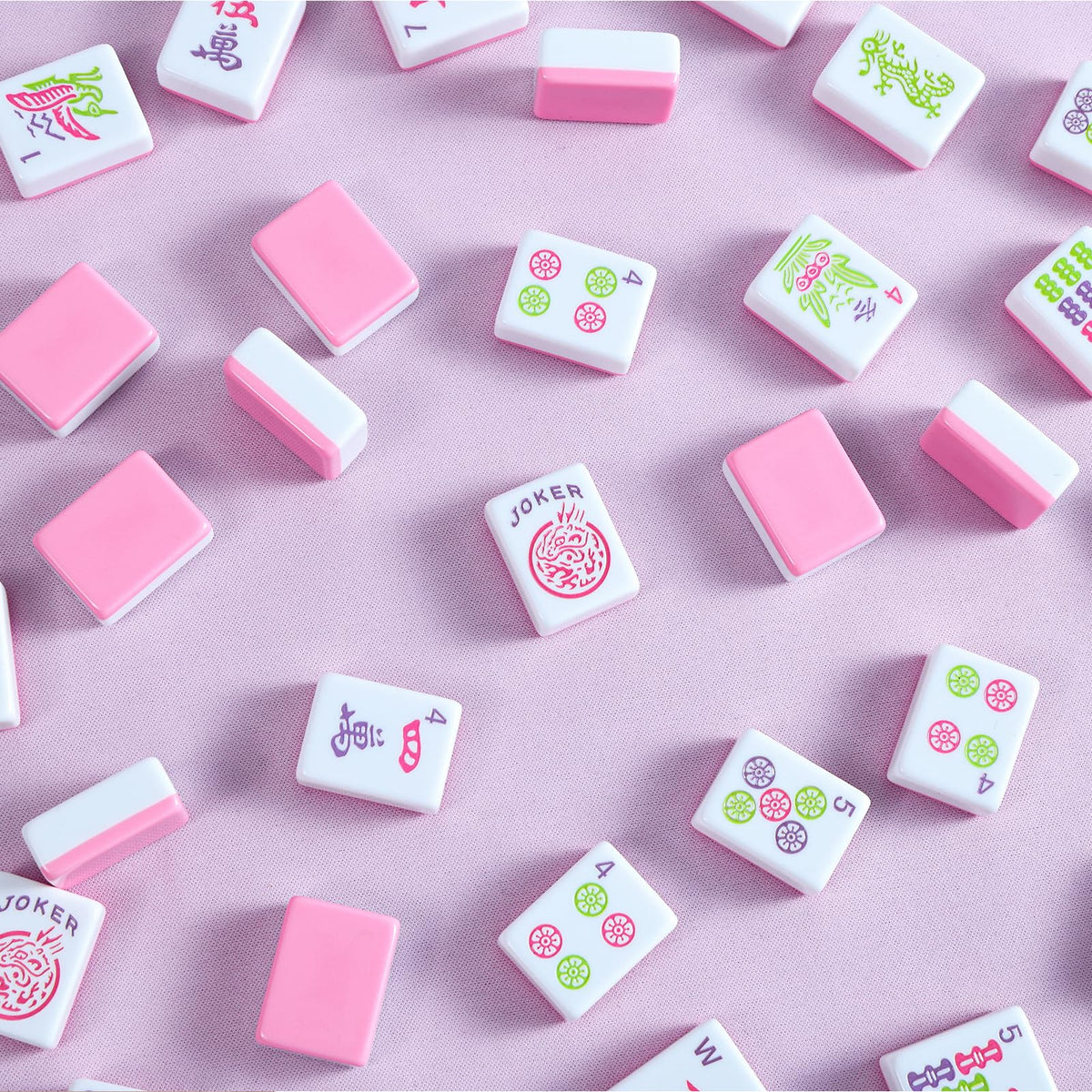Compact Majolicia Mahjong set displayed on a game-night table.