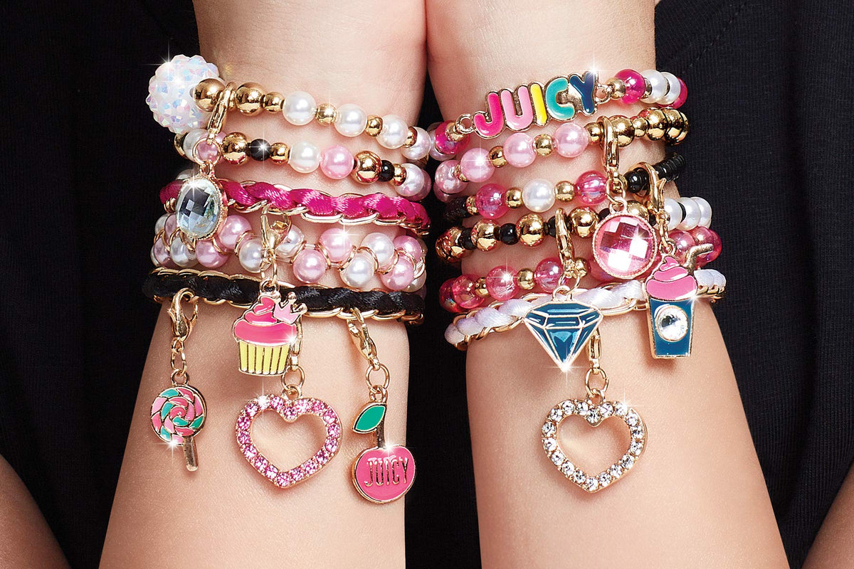 Colorful beads set of 390 enables vibrant, personalized colorways for styles.