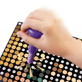 Make It Real Disney Princess Dot Art Set storybook and dots encourages imaginative storytelling.
