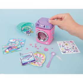 Make It Real Purr-Fect Wash N Bead Bracelets bubble-booster sachets in action