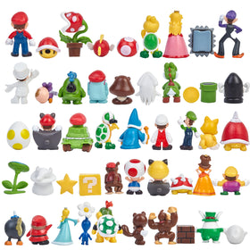 Luigi mini figurines from MALABALA ready as cupcake toppers and desk decor