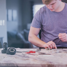 Maluvrian Erector Set excavator model: engage tactile concentration and mechanical thinking