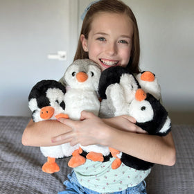 MaoGoLan penguin plush sitting pose creates cozy storytelling corners for kids.