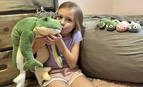MaoGoLan giant frog plush tadpoles trio for storytelling and display.