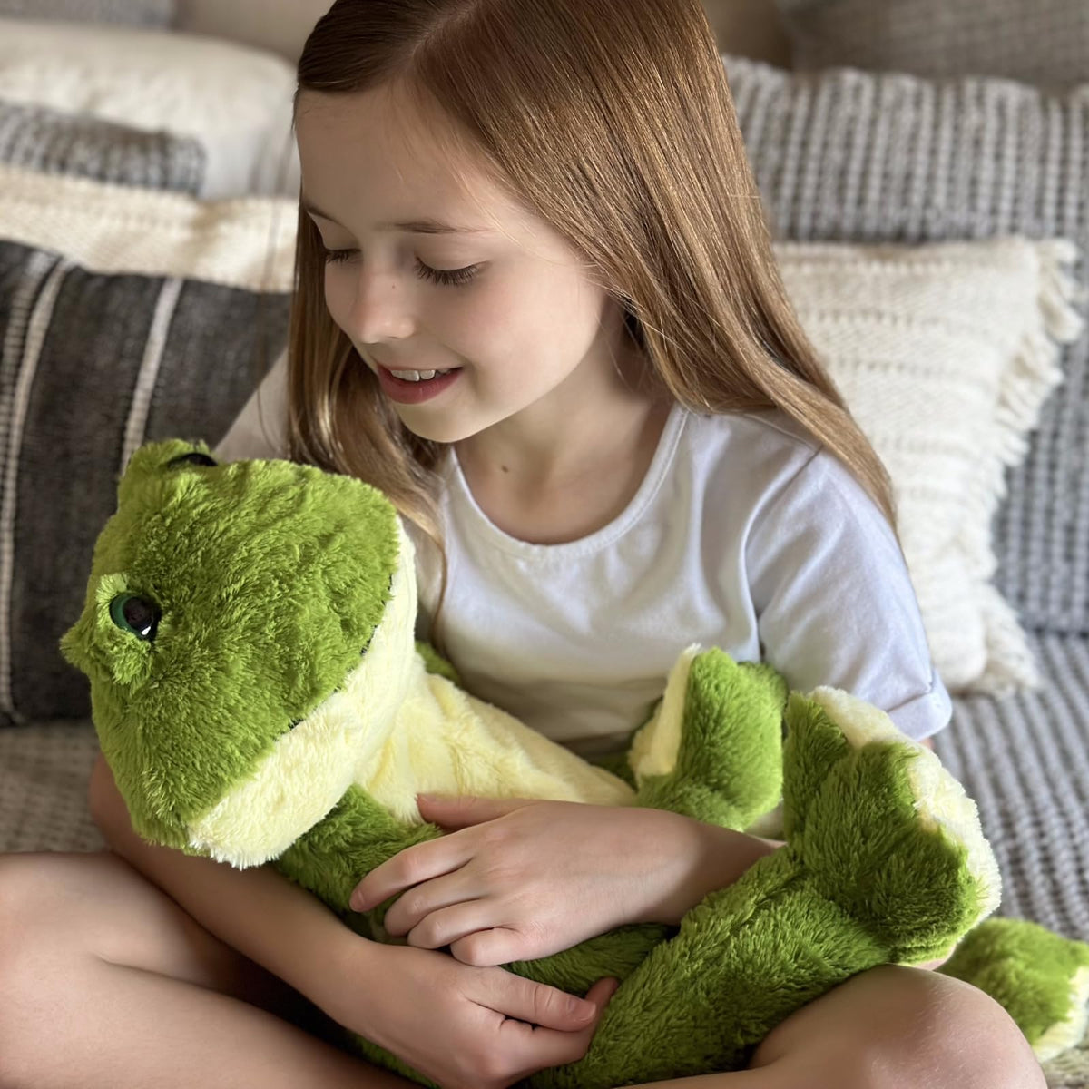 MaoGoLan giant green frog plush back view, showing a durable zipper for easy cleaning.
