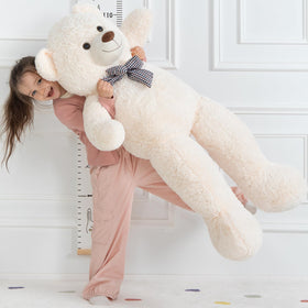 MaoGoLan 47-inch teddy bear close-up fabric shows quality.