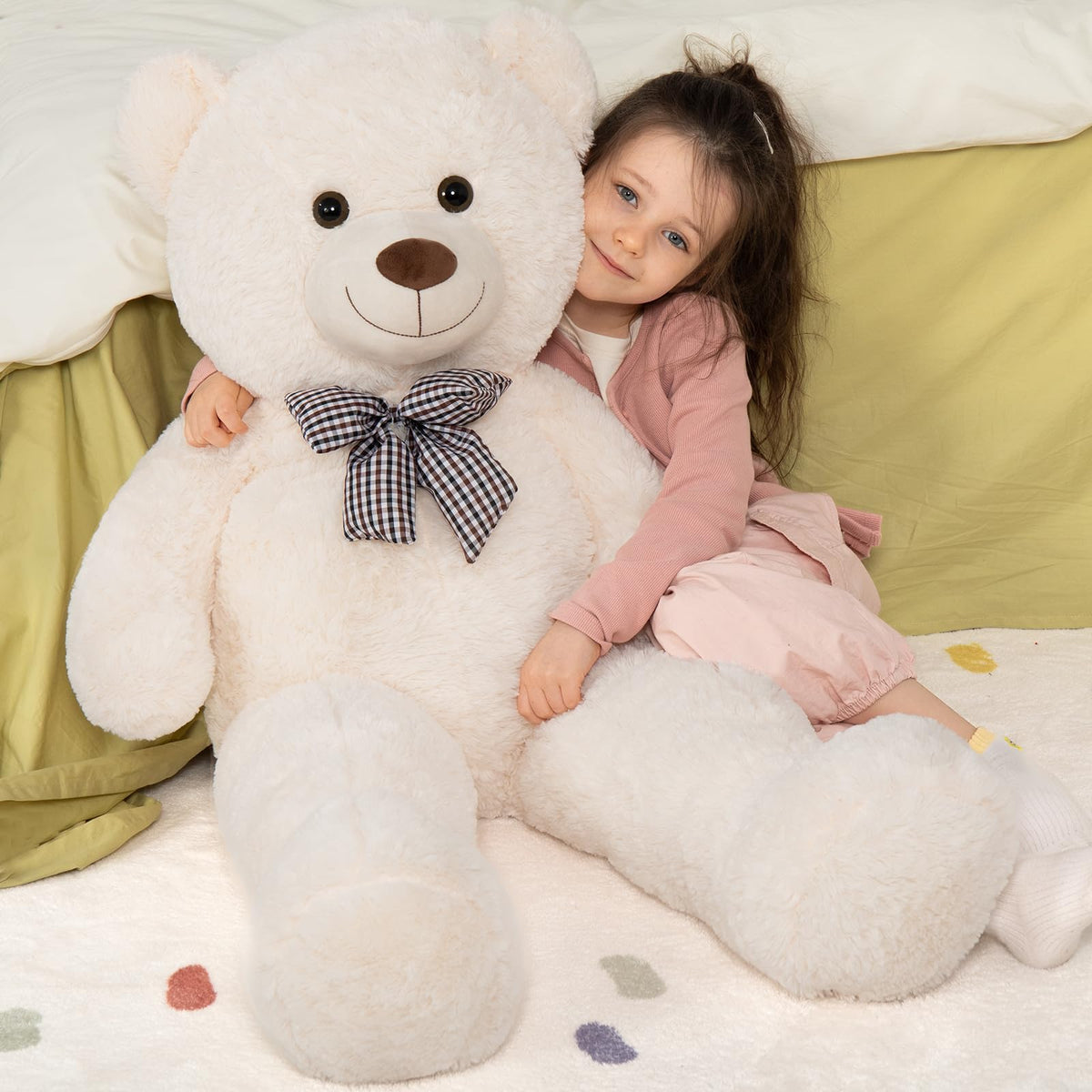 MaoGoLan giant teddy bear decor 47-inch as a room accent.
