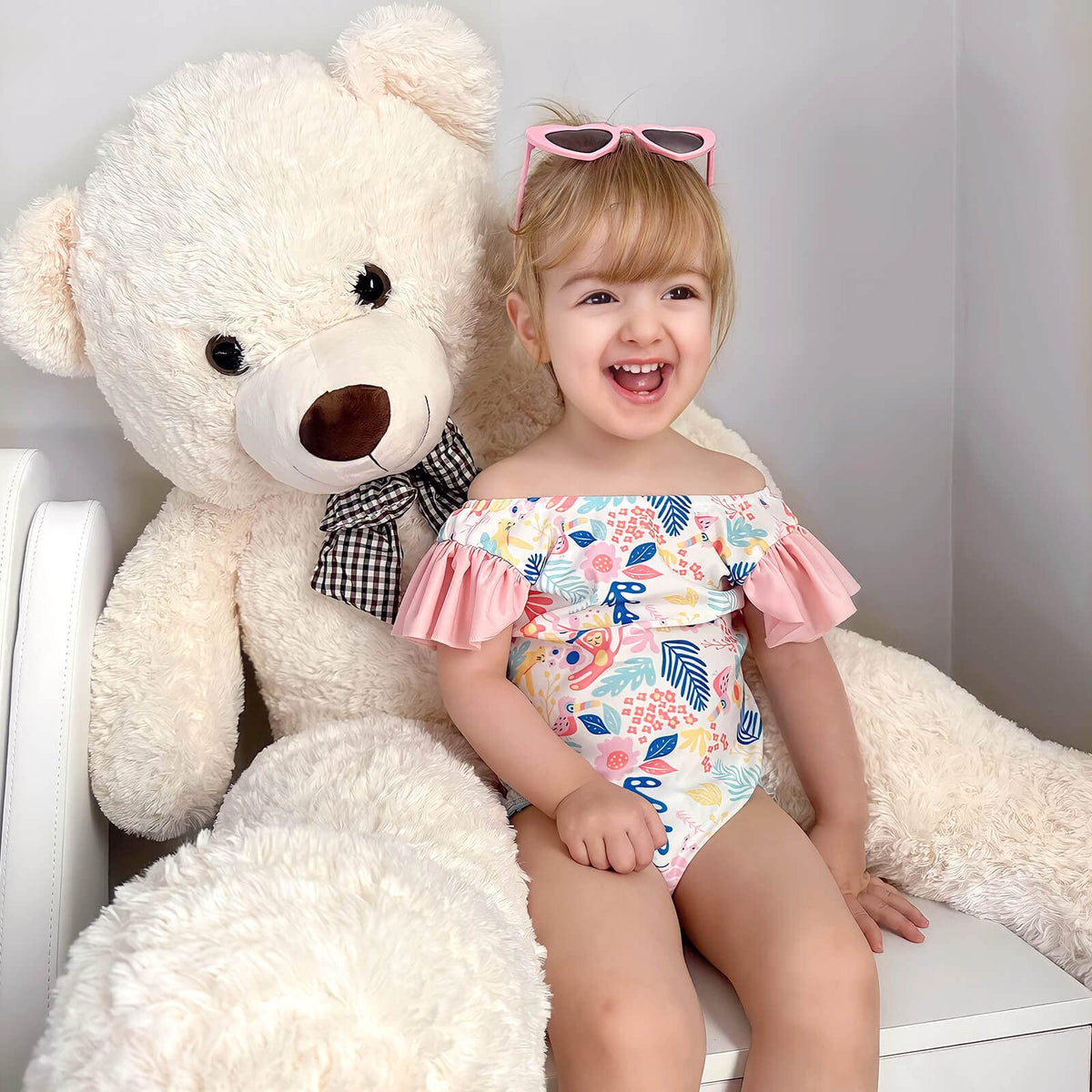 MaoGoLan giant teddy bear 47-inch snuggle pose invites warmth.