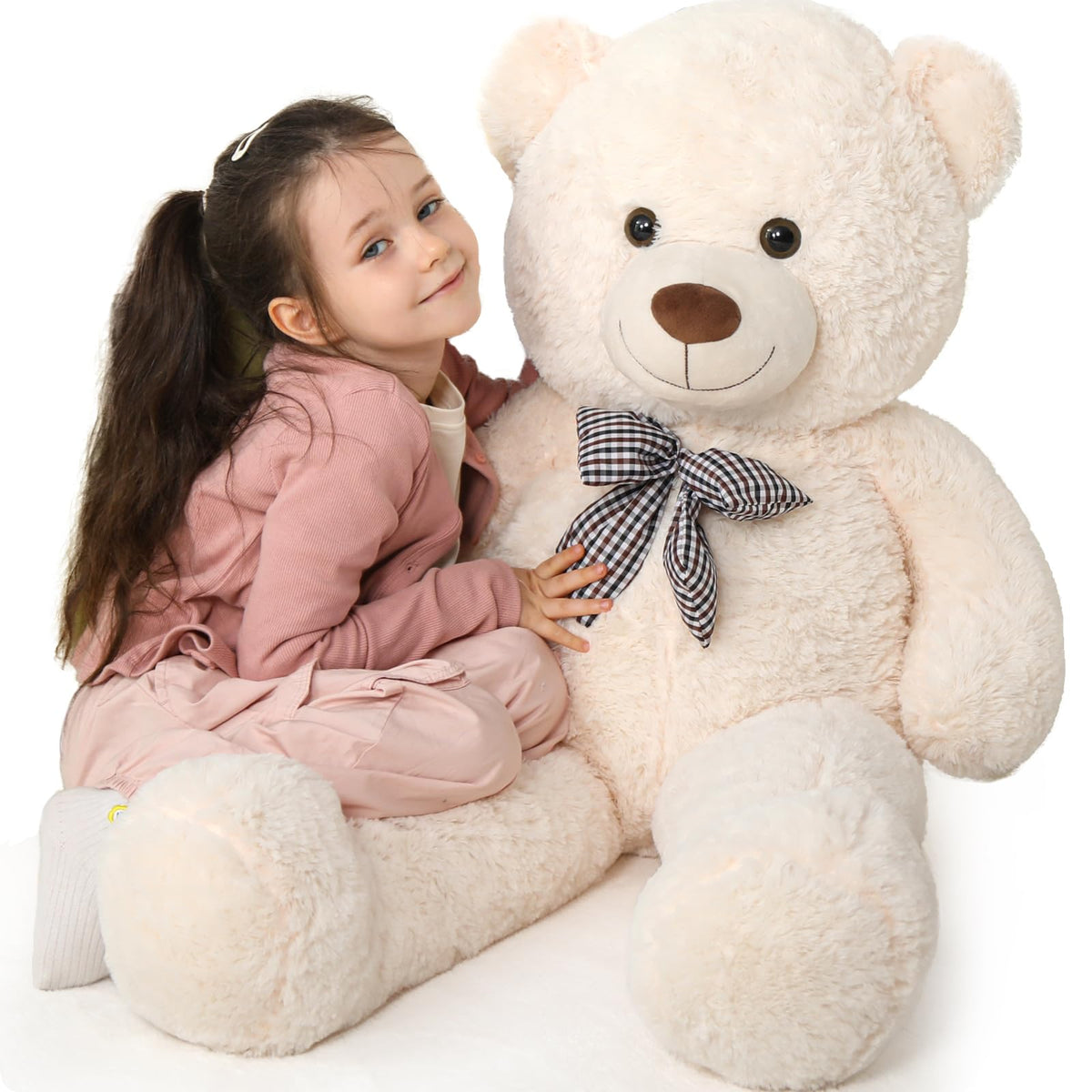 MaoGoLan giant teddy bear full view, soft beige plush for cozy rooms