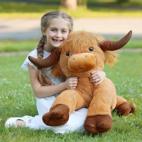 MaoGoLan Highland Cow 41-inch plush for cuddling and play.
